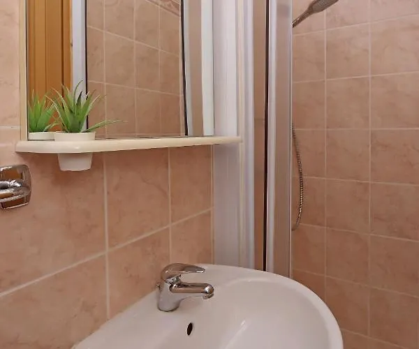 Konukevi With Wifi Brsec, Opatija - 7768 2*